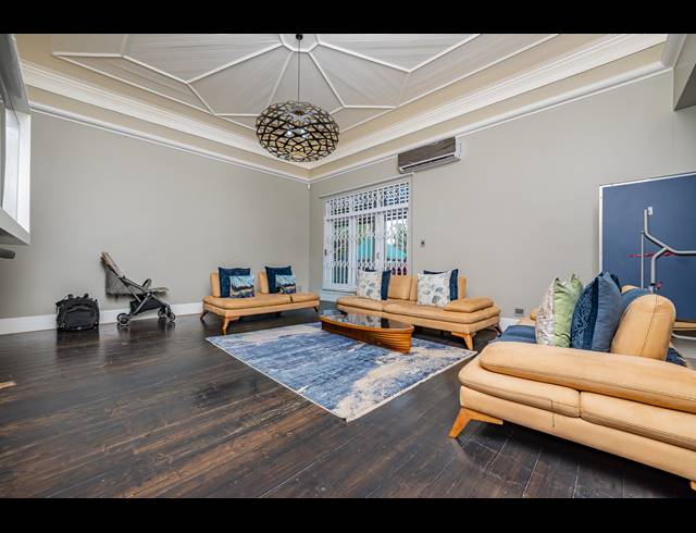 4 BEDROOM TOWNHOUSE FOR SALE IN ESSENWOOD